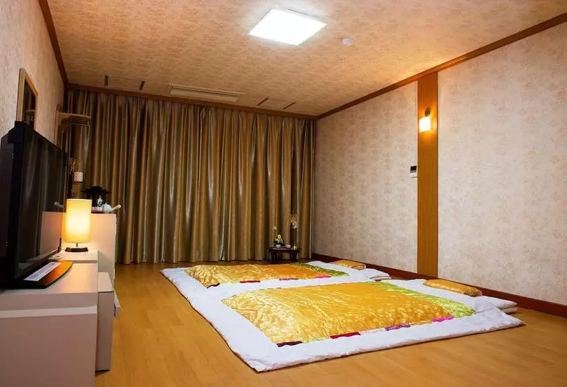 Fotos del hotel Laon Convention:  25