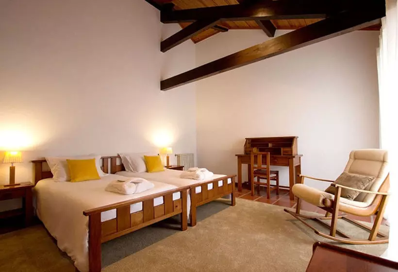 Solar Da Cerca Do Mosteiro