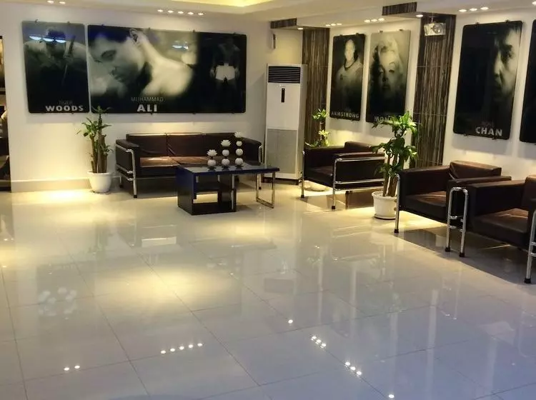 Fotos del hotel Icon Hotel Timog:  3