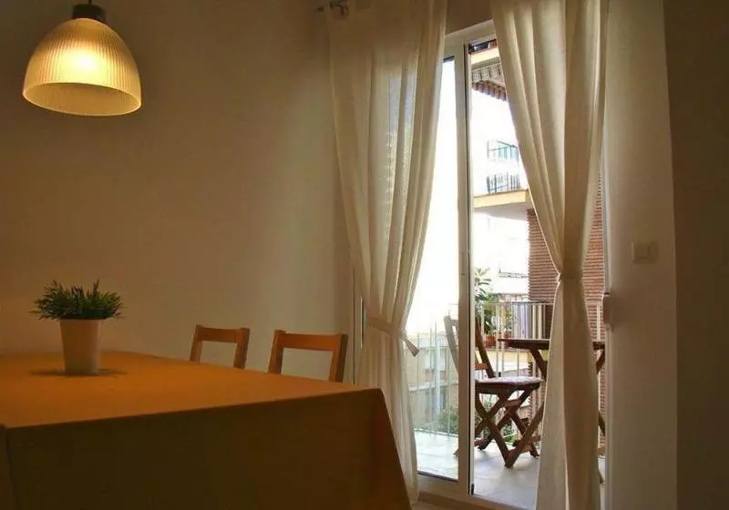 Fotos del hotel Ember Housing:  2