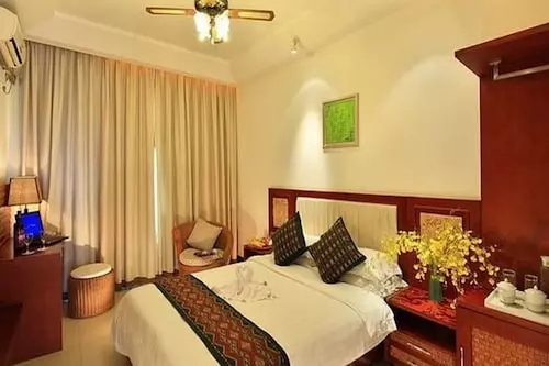 Yelan Bay Resort