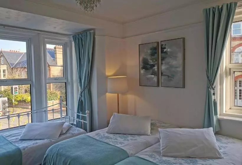 Fotos del hotel A & B Guest House:  13